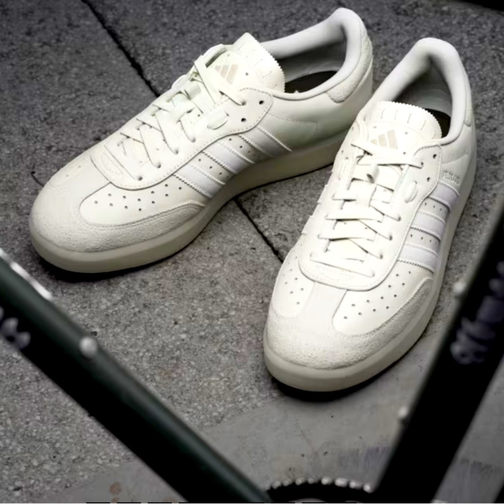 SOLD💚Adidas 🚴🏻NIB VELOSSAMBAS cycle shoes size 8